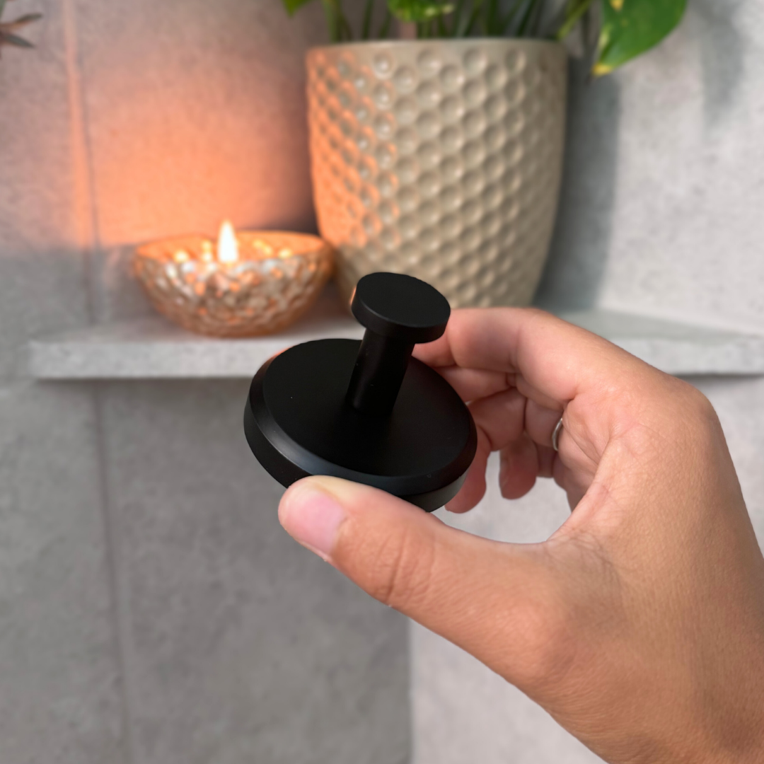 Overa Lock Overa™ - 2 Luxurious Twist-Lock Suction Hooks (50% Off) – Lume Haven