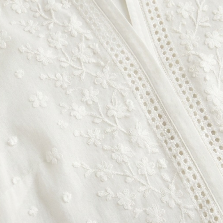 Lunelle™ - Embroidered White Blouse for Everyday Elegance