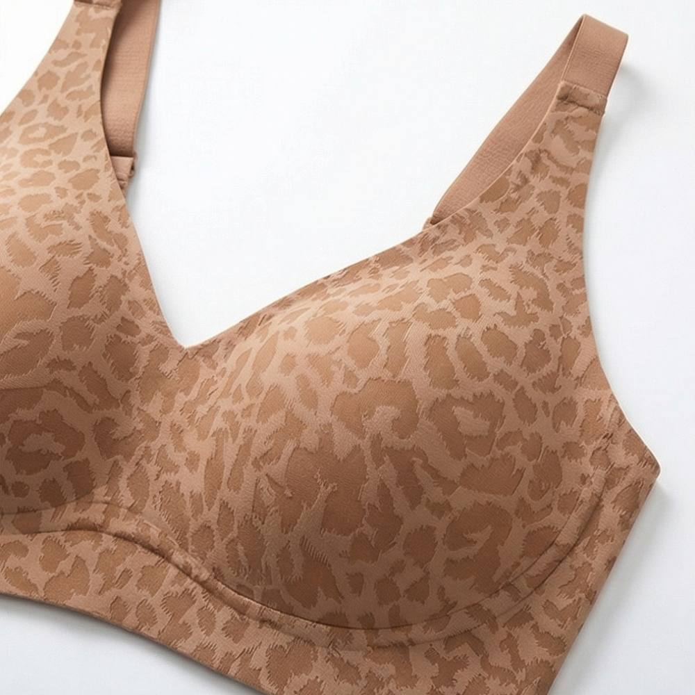 Veluna™ Wireless Leopard V Neck Contour Bra