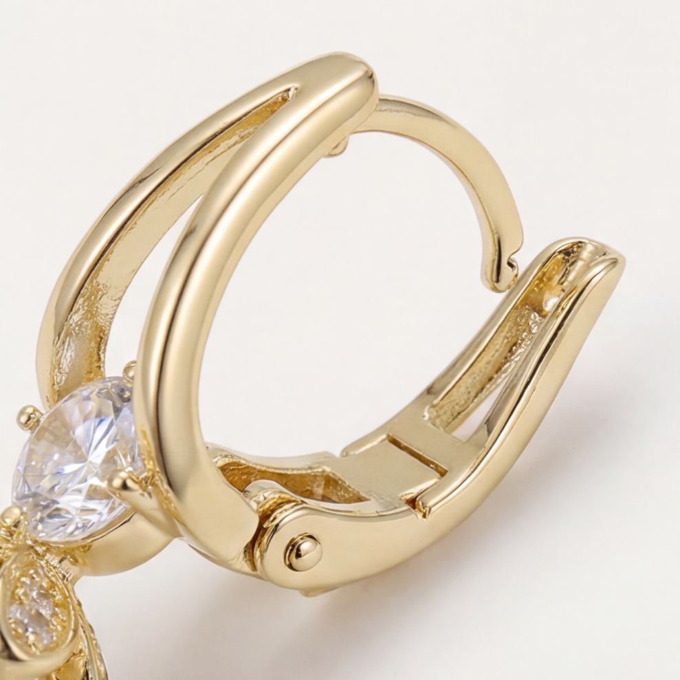 Lumara™ – Elegant Pearl Drops for Effortless Style