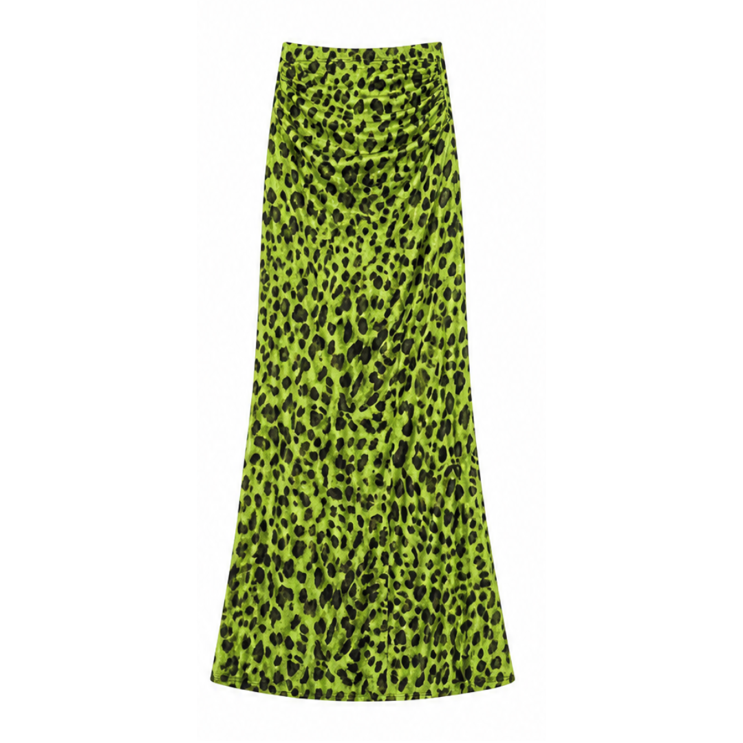 Velora™ – Curvy-Fit Leopard Print Maxi Skirt