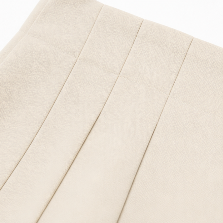 Velora™ – Tailored Pleated Trousers for Elongated Legs