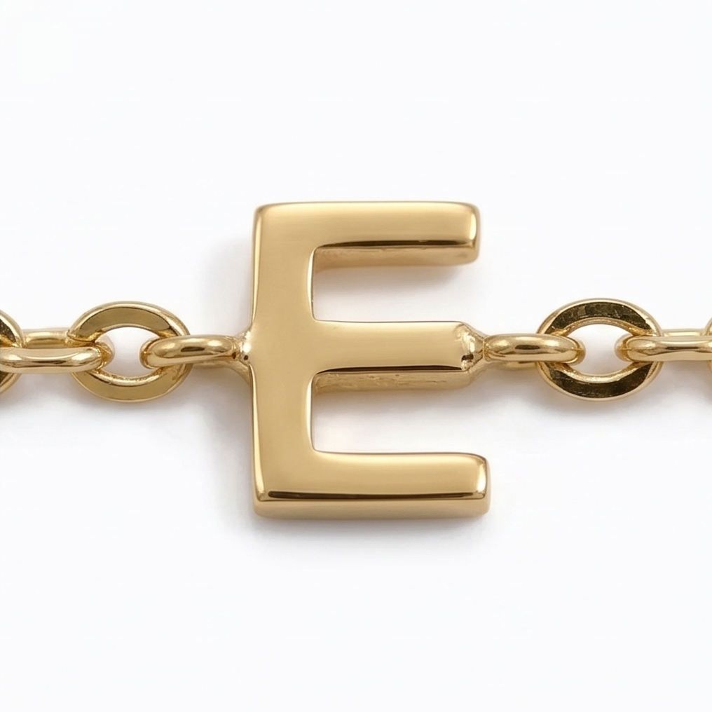 Auriela™ – Personalized Side Initial Necklace