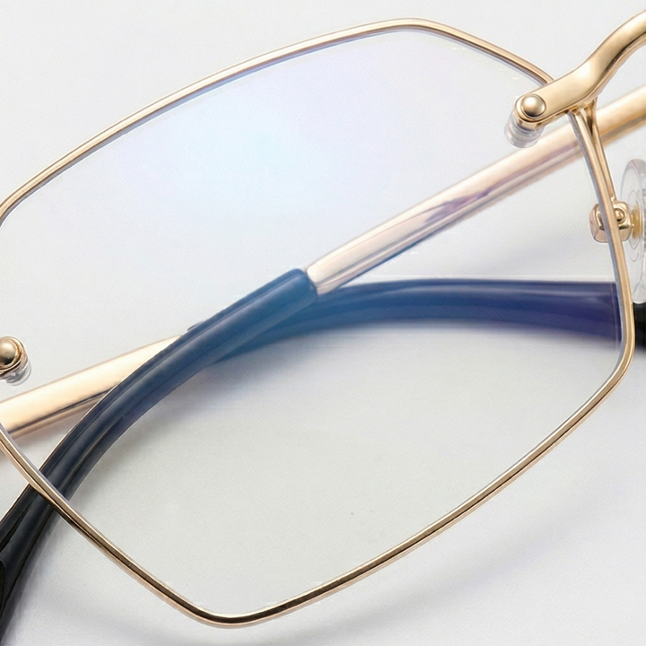 Lumivue™ – 2 in 1 Photochromic Reading Glasses