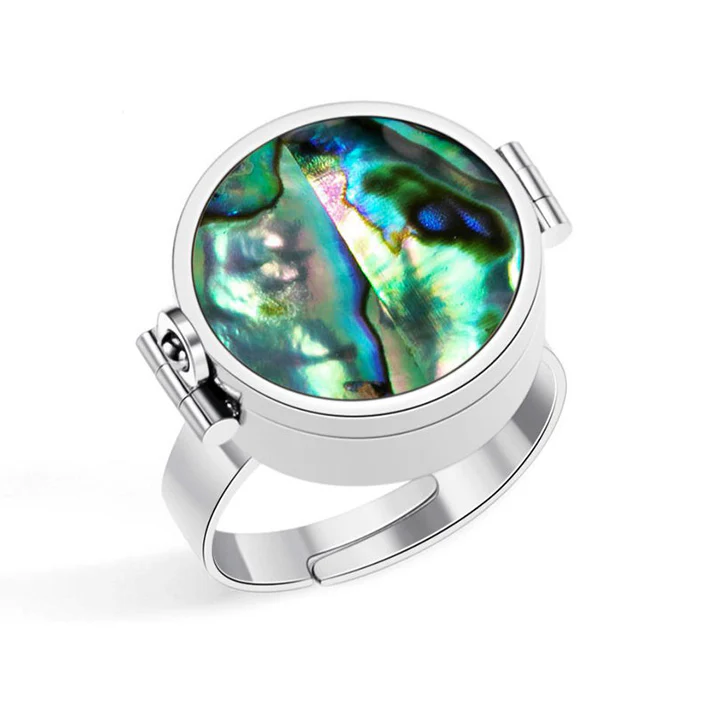 Perlina™ – Wearable Lip Balm Ring