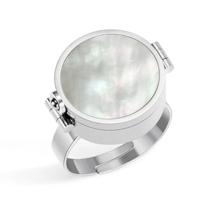 Perlina™ – Wearable Lip Balm Ring