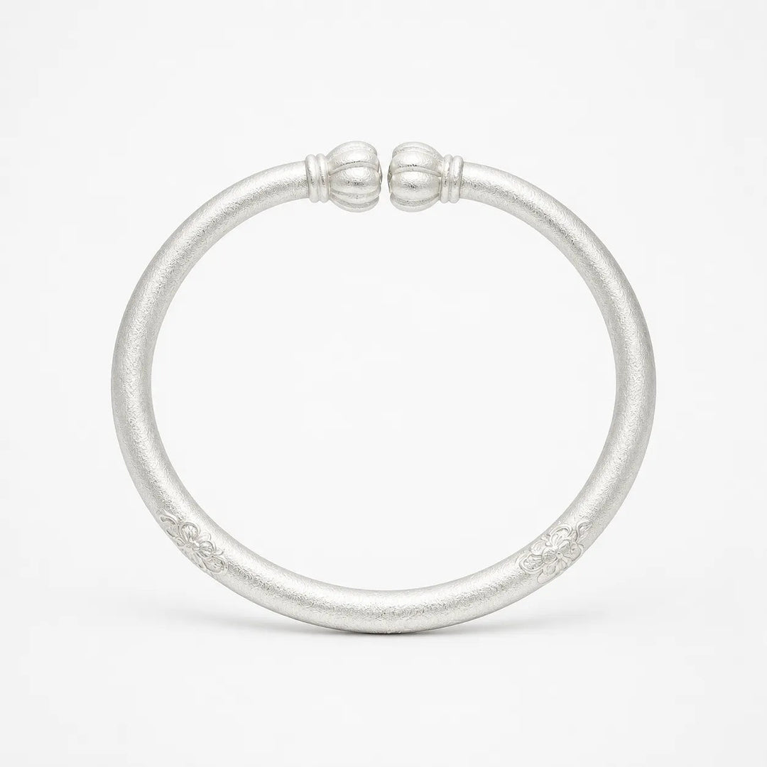 Florelle – Vintage Floral Silver Bangle with Open Cuff