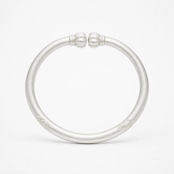 Florelle – Vintage Floral Silver Bangle with Open Cuff